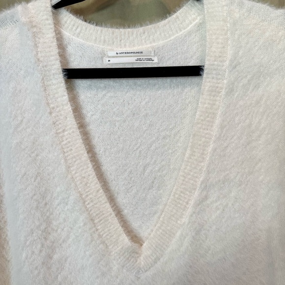 By Anthropologie Oversized Deep V-Neck Eyelash Tunic Ivory Sweater - Picture 3 of 12